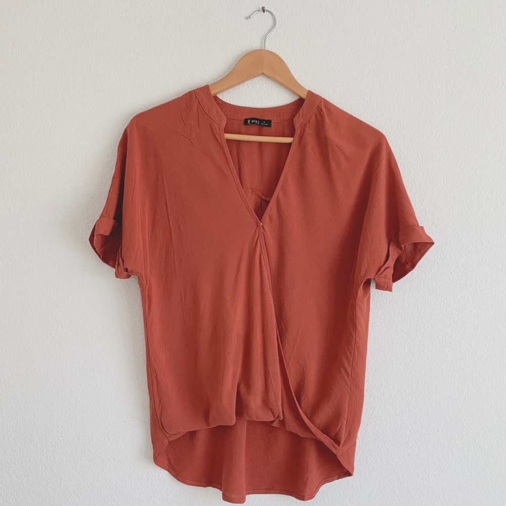 🆕 NWT Terracotta Surplice Linen Blouse Top
